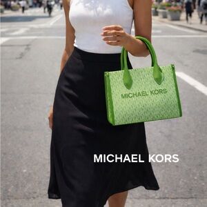 🌸Michael Kors Mirella small tote ombre jungle green